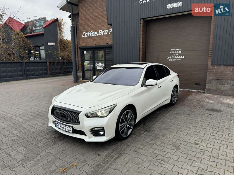 Infiniti Q50 (2014)
