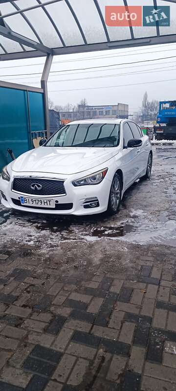 Infiniti Q50 (2013)