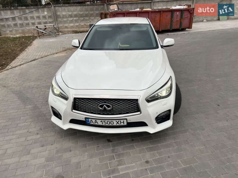 Infiniti Q50 (2014)
