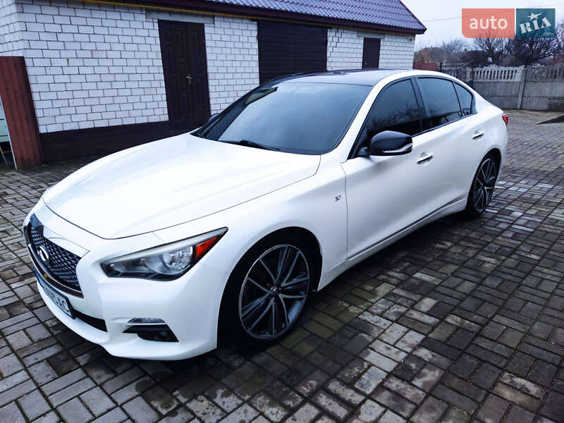 Infiniti Q50 (2015)