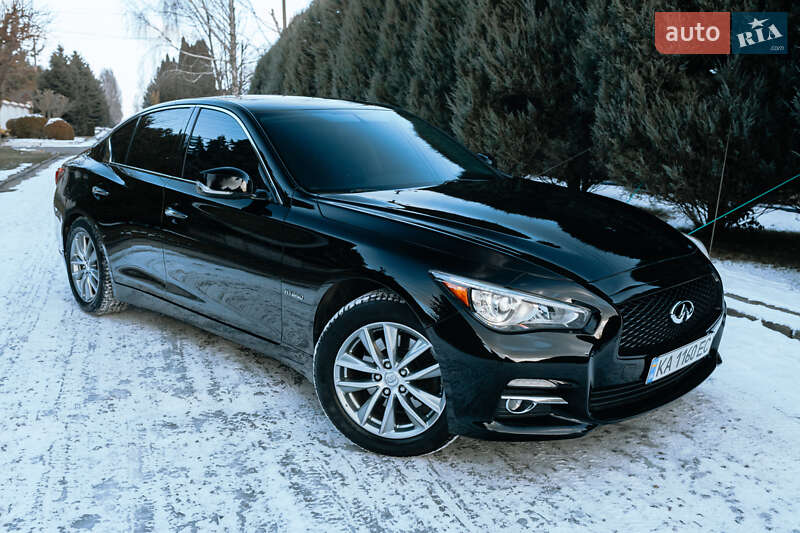 Infiniti Q50 (2013)