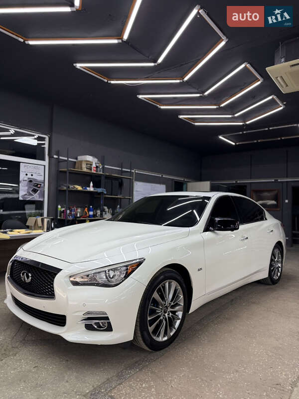 Infiniti Q50 (2015)