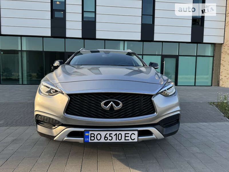 Infiniti Qx30 (2017)