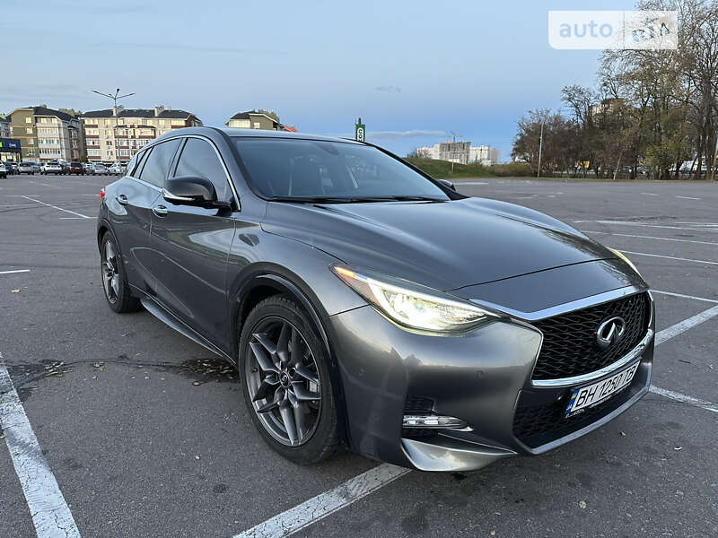 Infiniti Qx30 (2016)