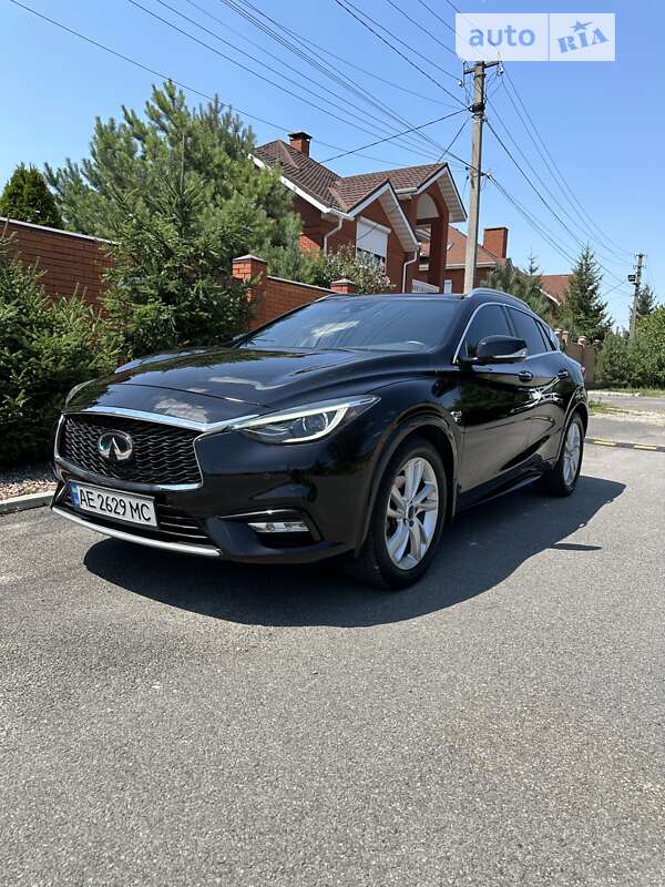 Infiniti Qx30 (2016)