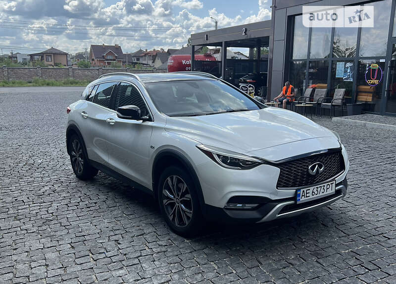 Infiniti Qx30 (2016)