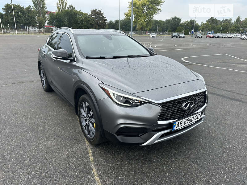 Infiniti Qx30 (2017)