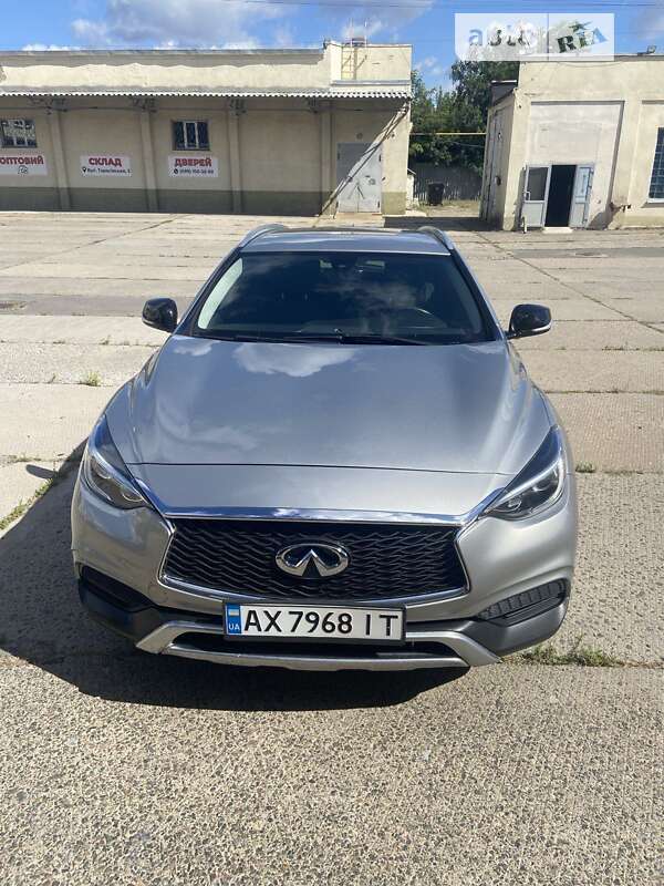 Infiniti Qx30 (2017)