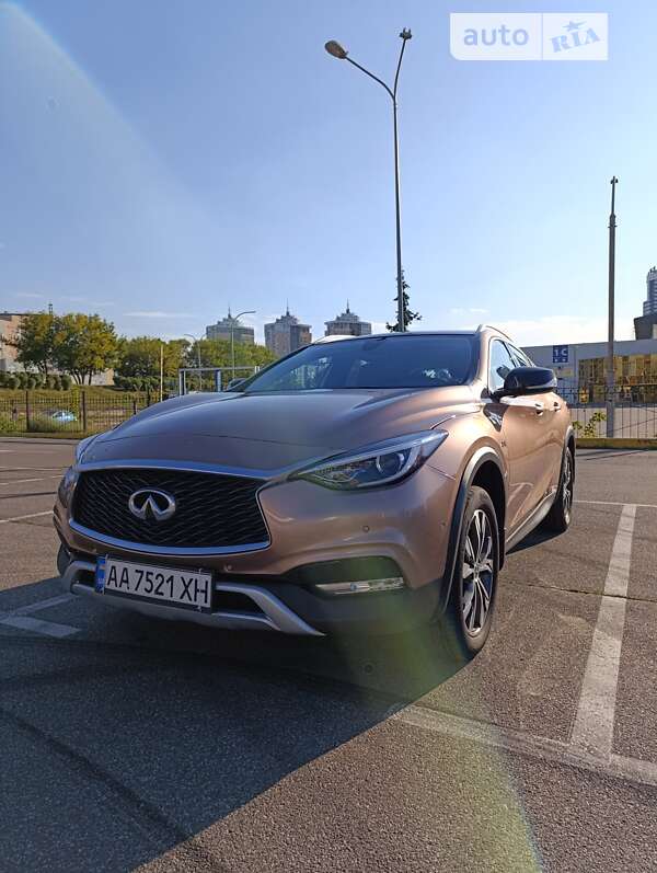 Infiniti Qx30 (2017)