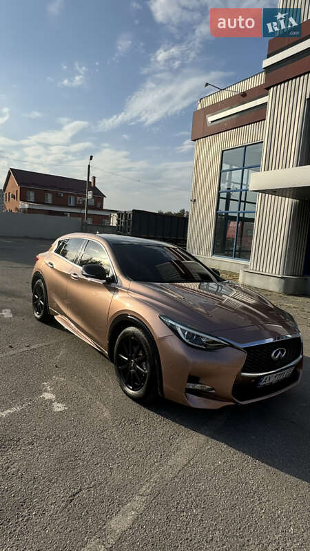 Infiniti Qx30 (2017)