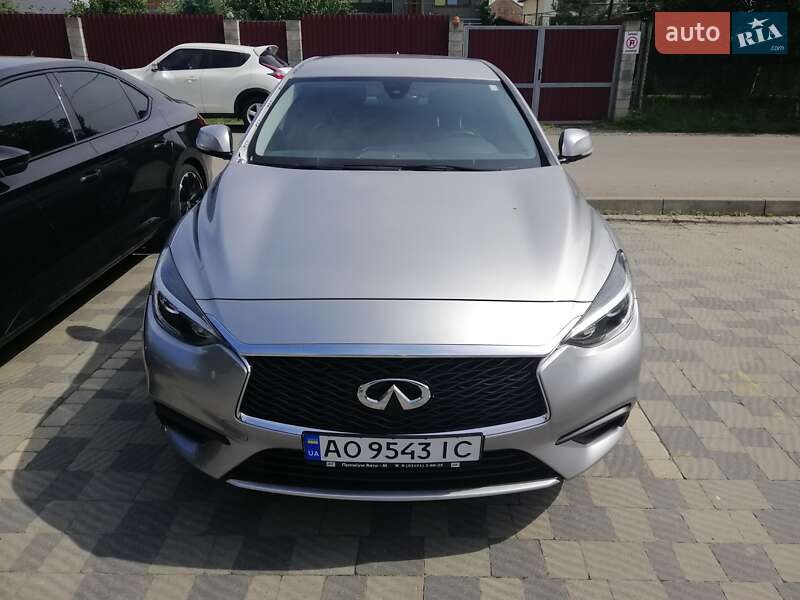 Infiniti Qx30 (2017)