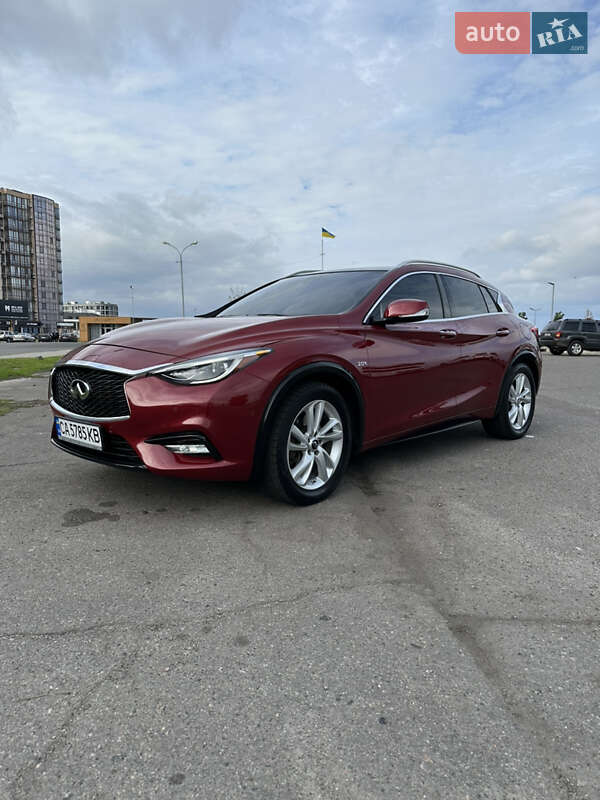 Infiniti Qx30 (2016)