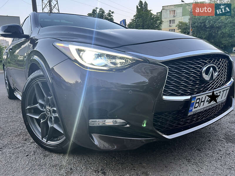Infiniti Qx30 (2016)