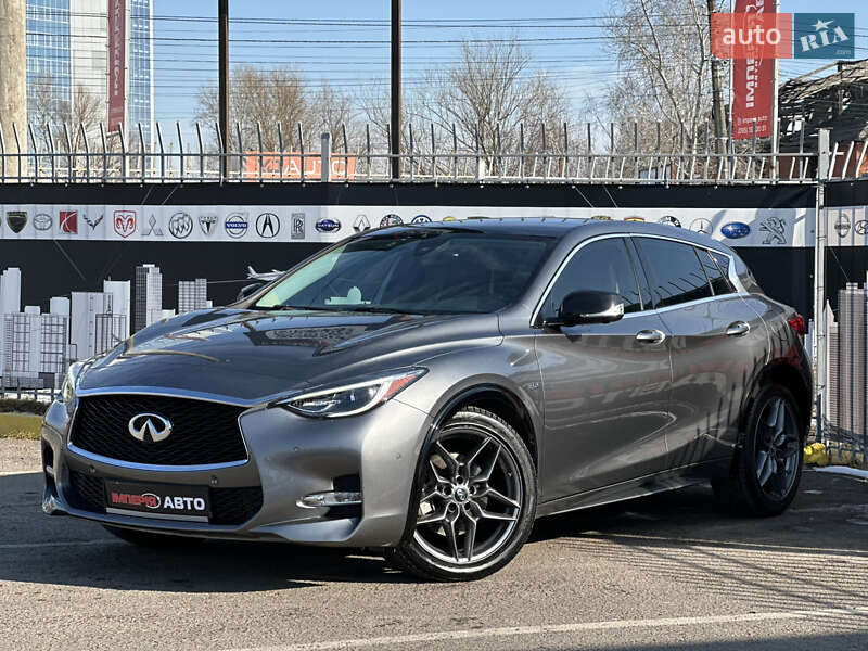 Infiniti Qx30 (2016)