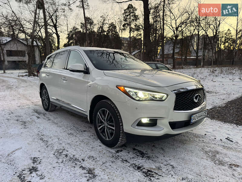 Infiniti Qx60 (2016)