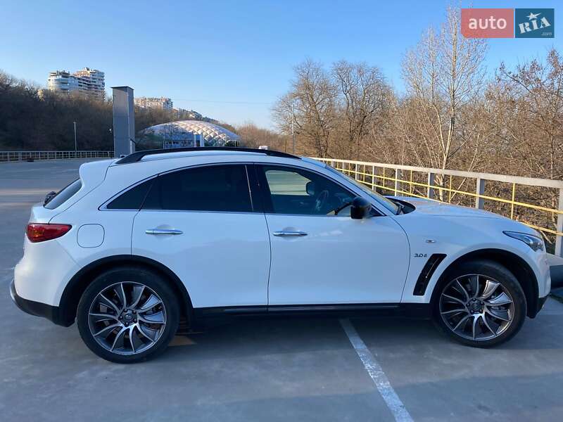 Infiniti Qx70 (2016)