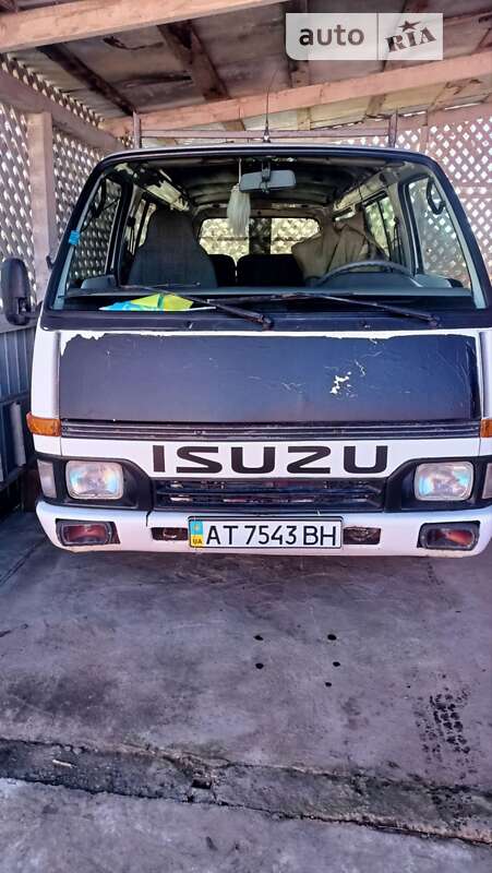 Isuzu Midi . (1993)