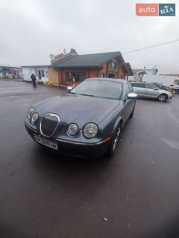 Jaguar S-type (2006)