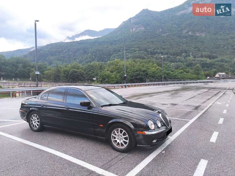 Jaguar S-type (2000)