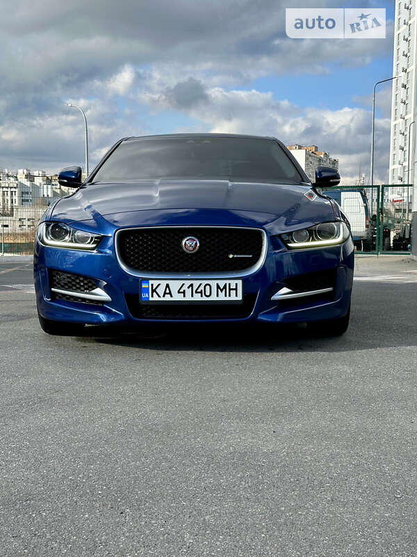 Jaguar Xe (2015)