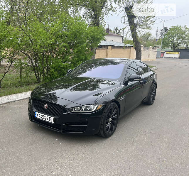 Jaguar Xe (2016)