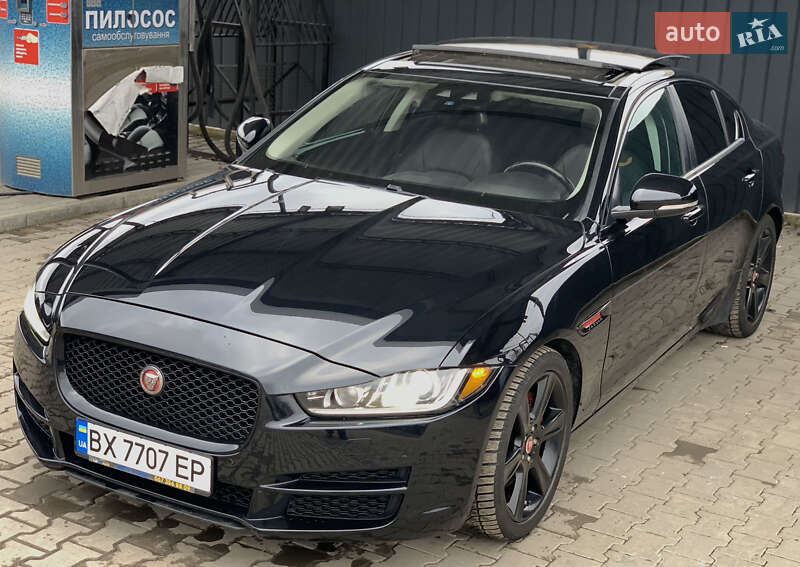 Jaguar Xe (2016)