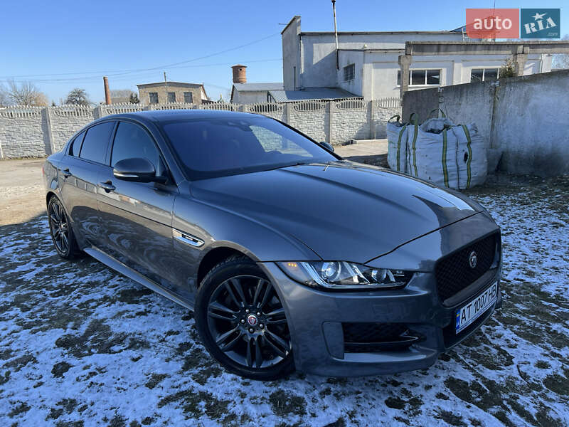 Jaguar Xe (2016)