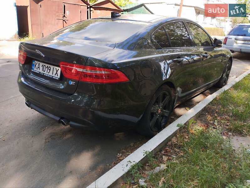 Jaguar Xe (2016)