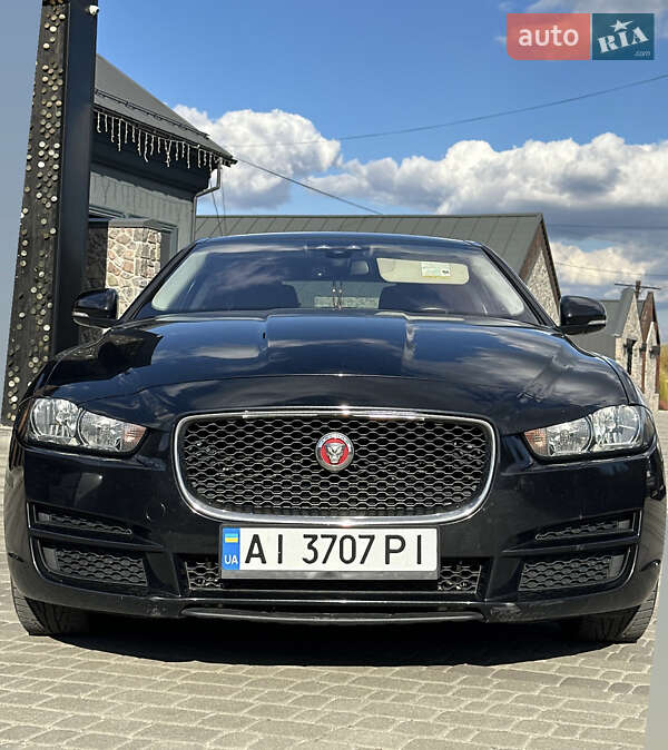 Jaguar Xe (2016)