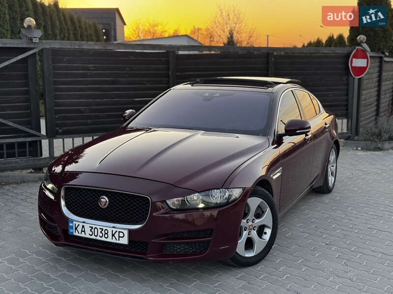 Jaguar Xe (2016)