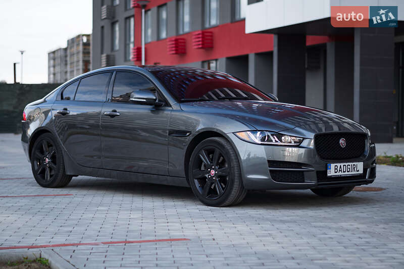 Jaguar Xe (2016)