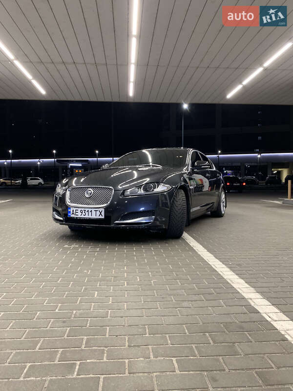 Jaguar Xf (2012)
