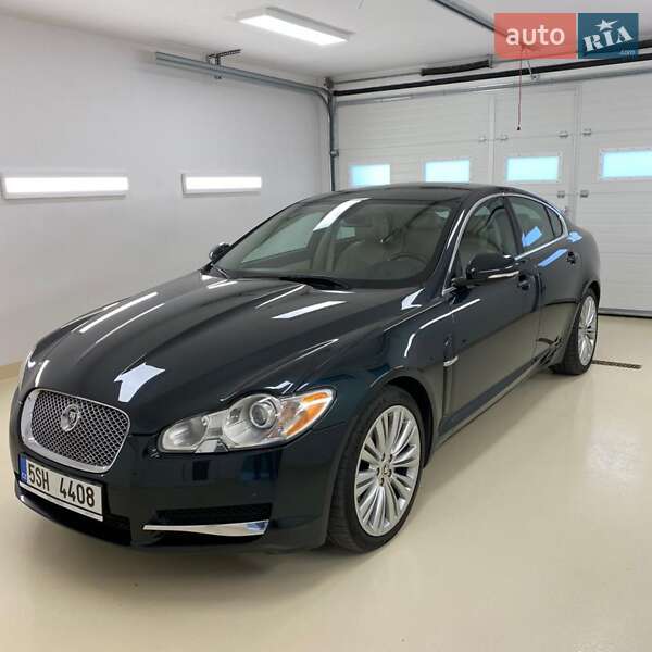 Jaguar Xf (2010)