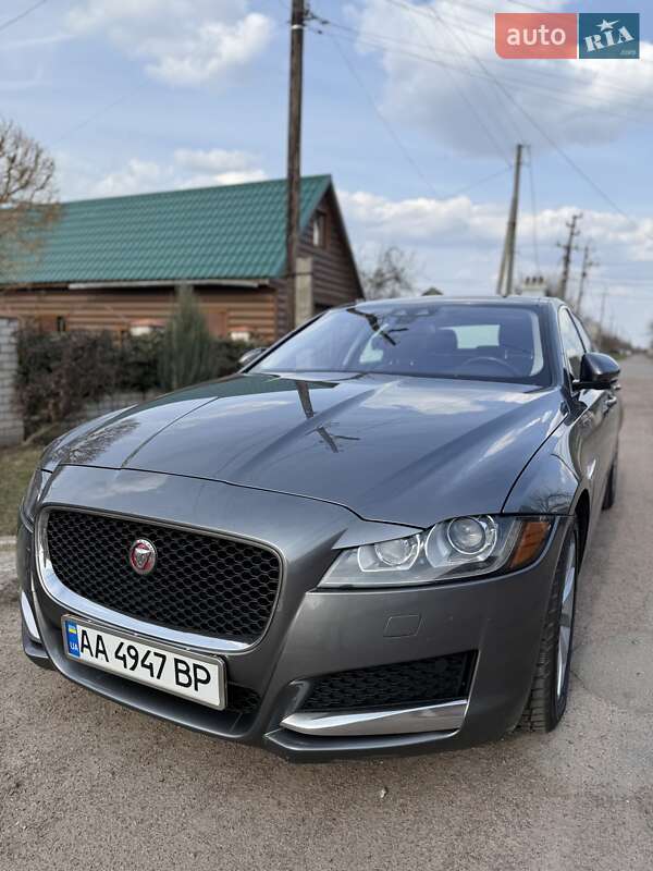 Jaguar Xf (2016)