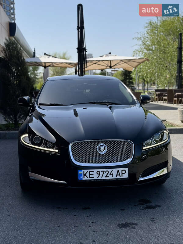 Jaguar Xf (2012)