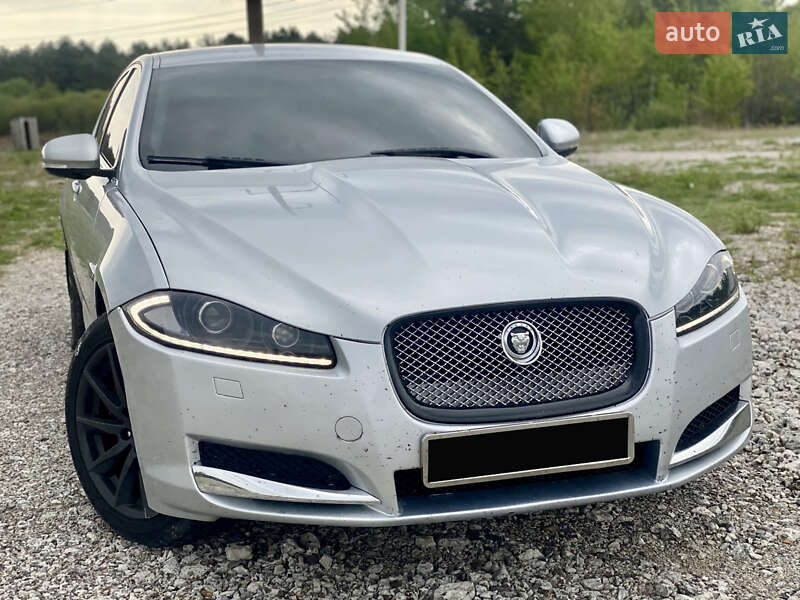 Jaguar Xf (2013)