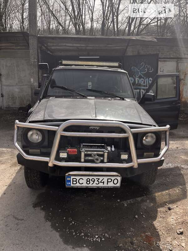 Jeep Cherokee (1988)