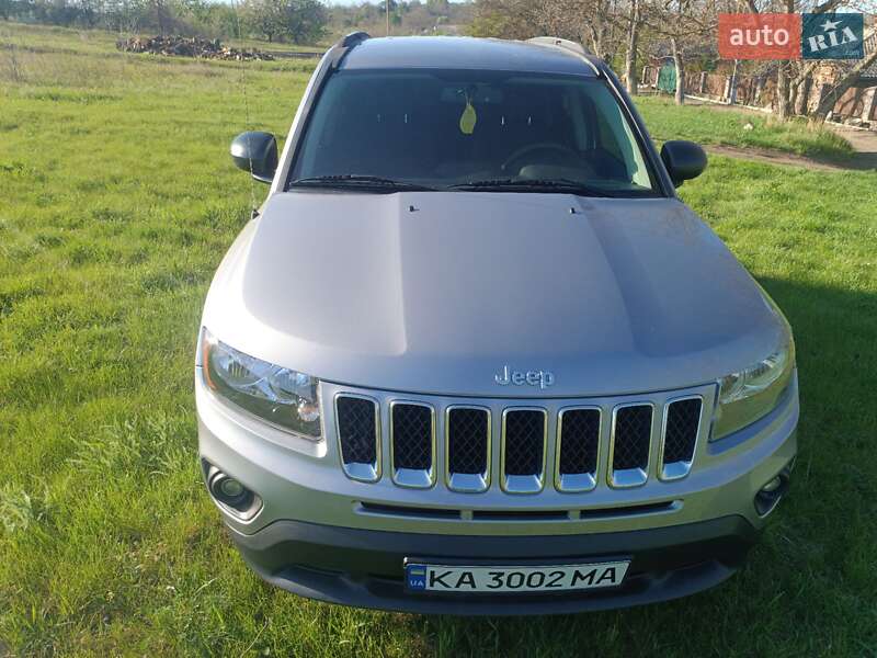 Jeep Cherokee (2016)