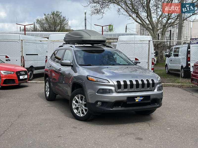 Jeep Cherokee (2016)