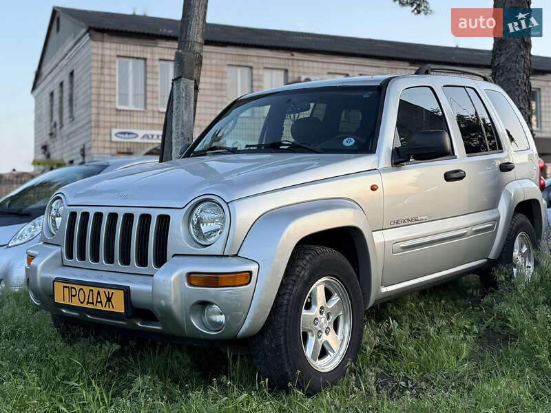 Jeep Cherokee (2004)