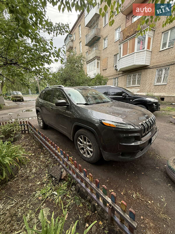 Jeep Cherokee (2015)