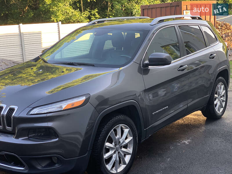 Jeep Cherokee (2016)