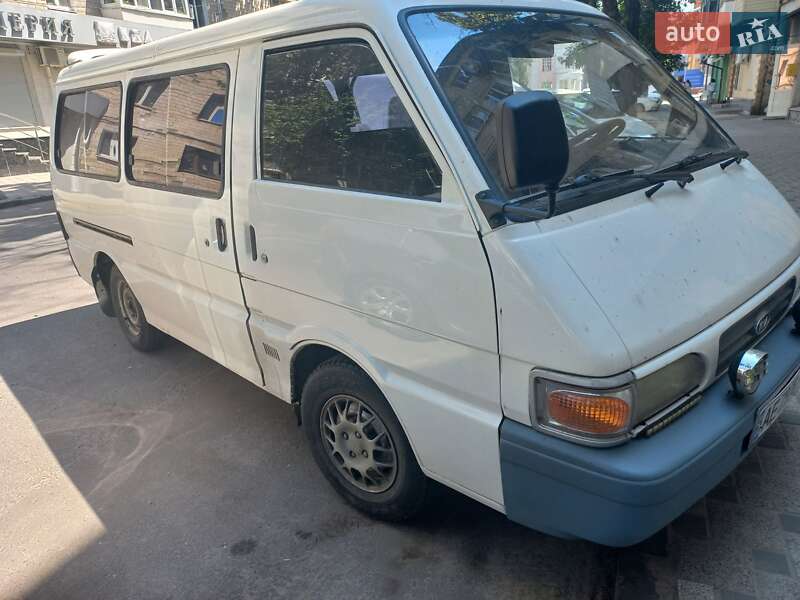 Kia Besta (1998)