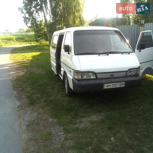 Kia Besta (1997)