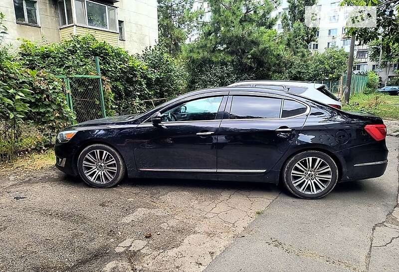 Kia Cadenza (2015)
