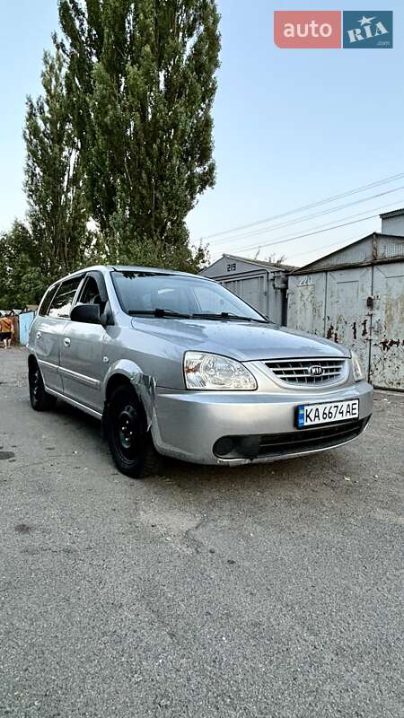 Kia Carens (2006)