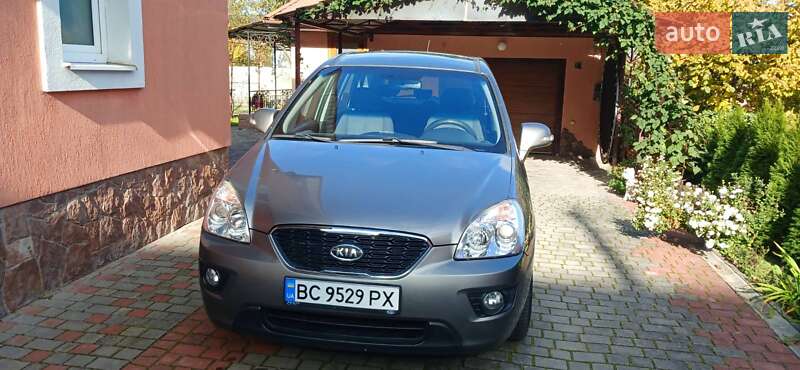 Kia Carens (2012)