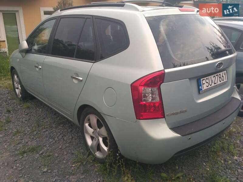 Kia Carens (2007)