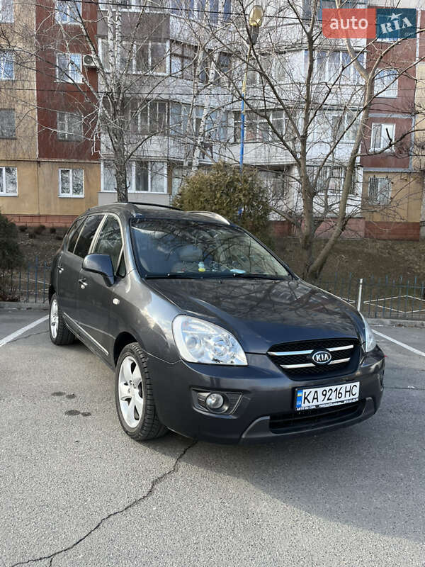 Kia Carens (2006)