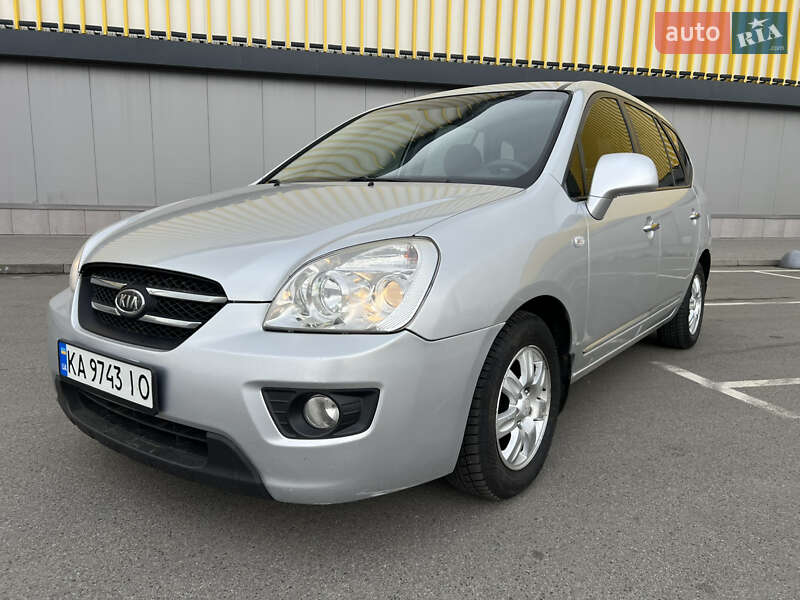 Kia Carens (2008)